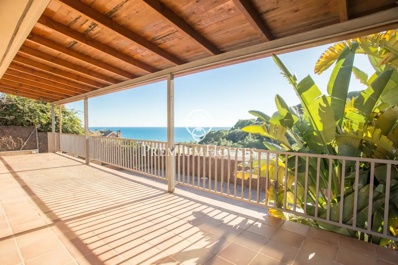 Vista exterior de Casa o xalet en venda en Arenys de Mar amb Aire condicionat, Calefacció i Jardí privat