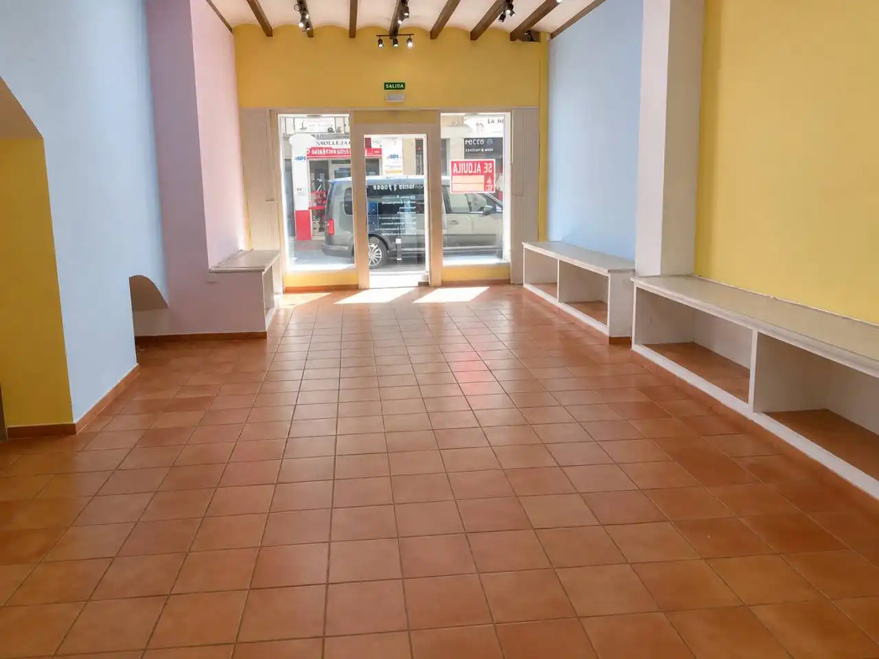 Geschaftsraum zur Miete in Oliva