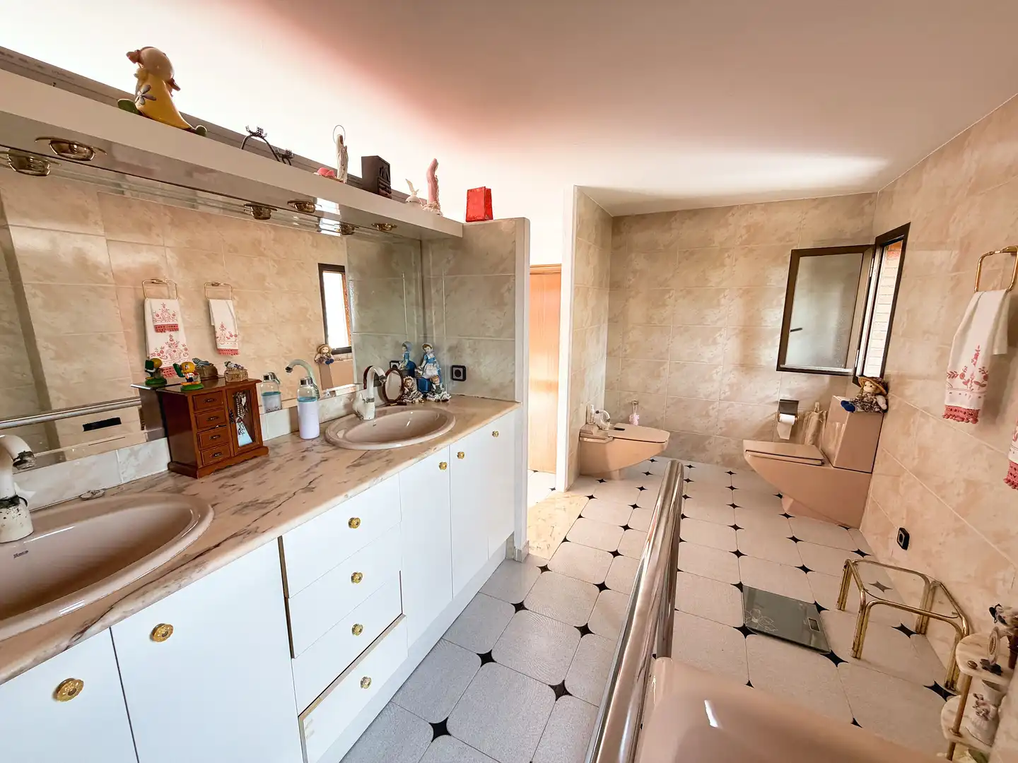 Bany de Casa o xalet en venda en Vallirana amb Aire condicionat, Calefacció i Terrassa