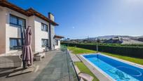 Vista exterior de Casa o xalet en venda en Gijón  amb Aire condicionat, Calefacció i Parquet