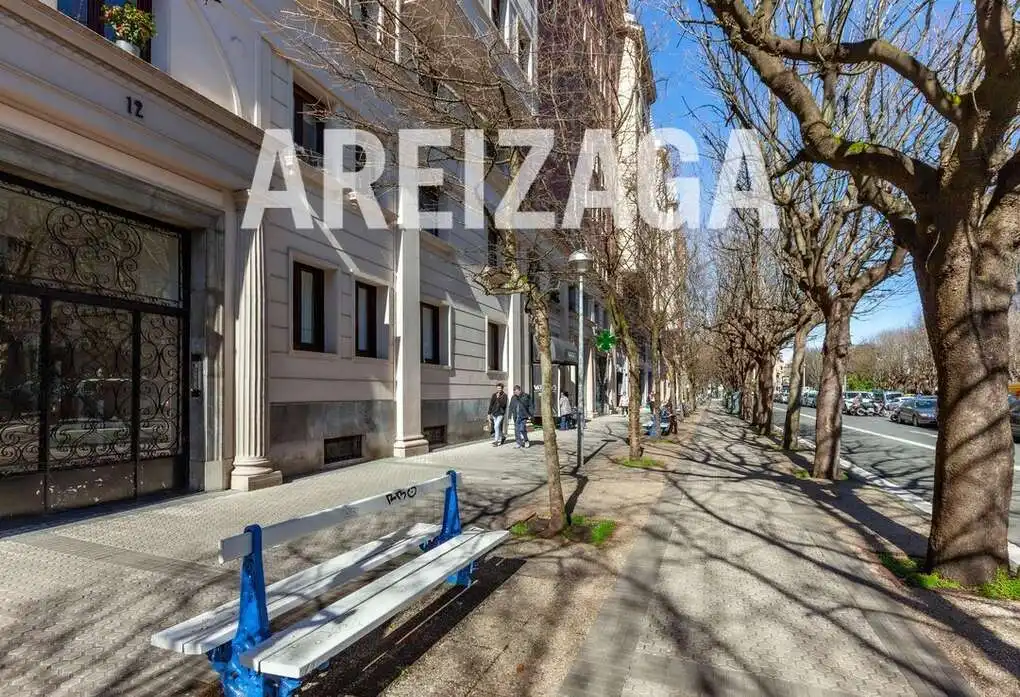 Vista exterior de Pis en venda en Donostia - San Sebastián  amb Aire condicionat, Calefacció i Terrassa