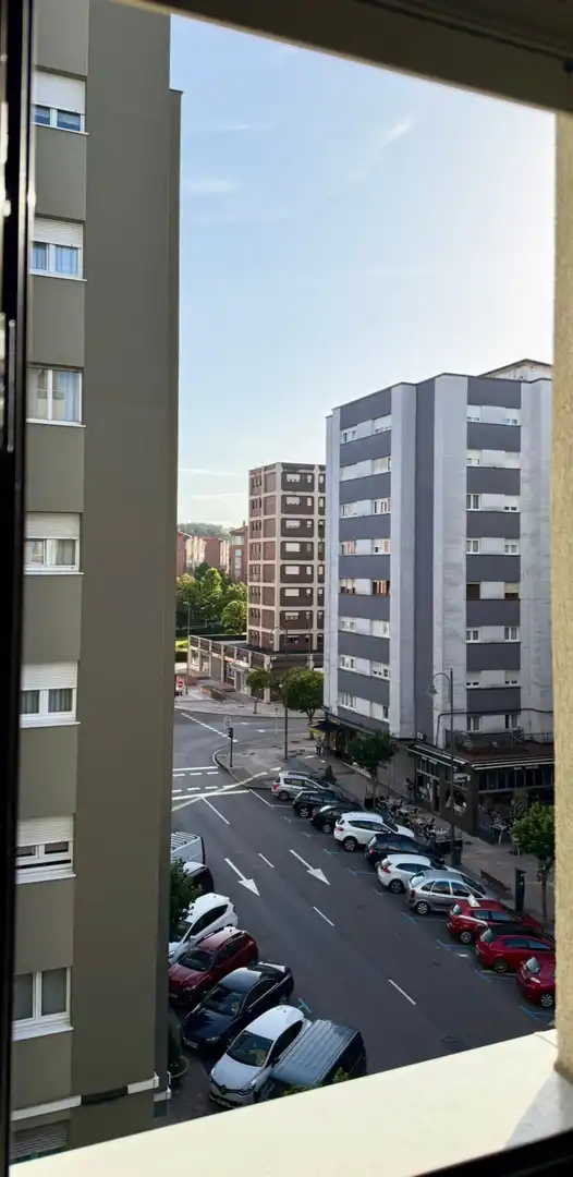 Außenansicht von Wohnung zur Miete in Avilés mit Heizung und Möbliert