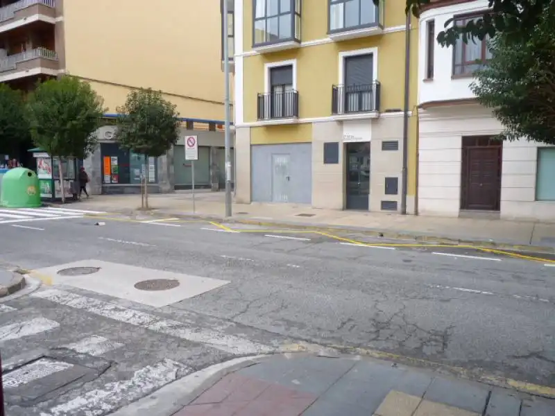 Locale commerciale in affitto a Estella / Lizarra