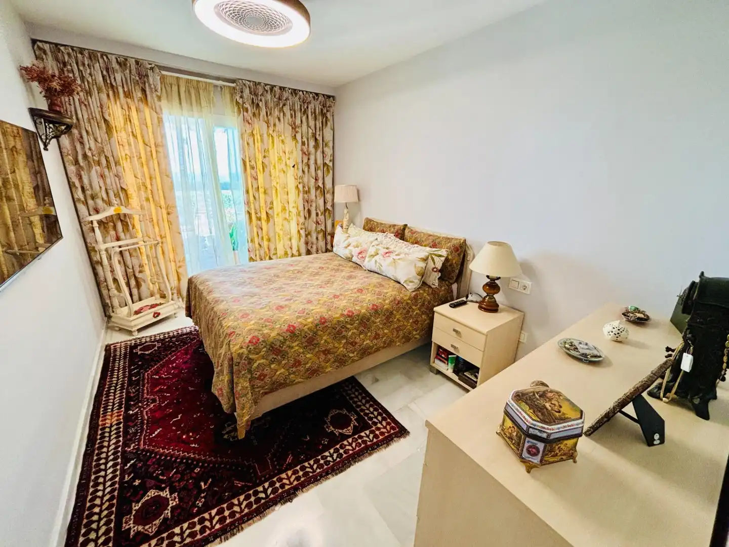 Dormitori de Apartament en venda en Mijas amb Aire condicionat, Calefacció i Jardí privat