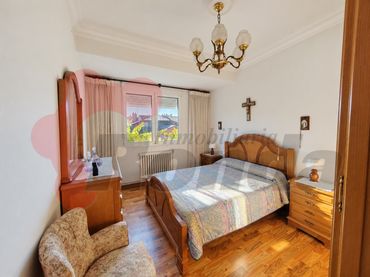 Adosado en venta en Residencia - Abella