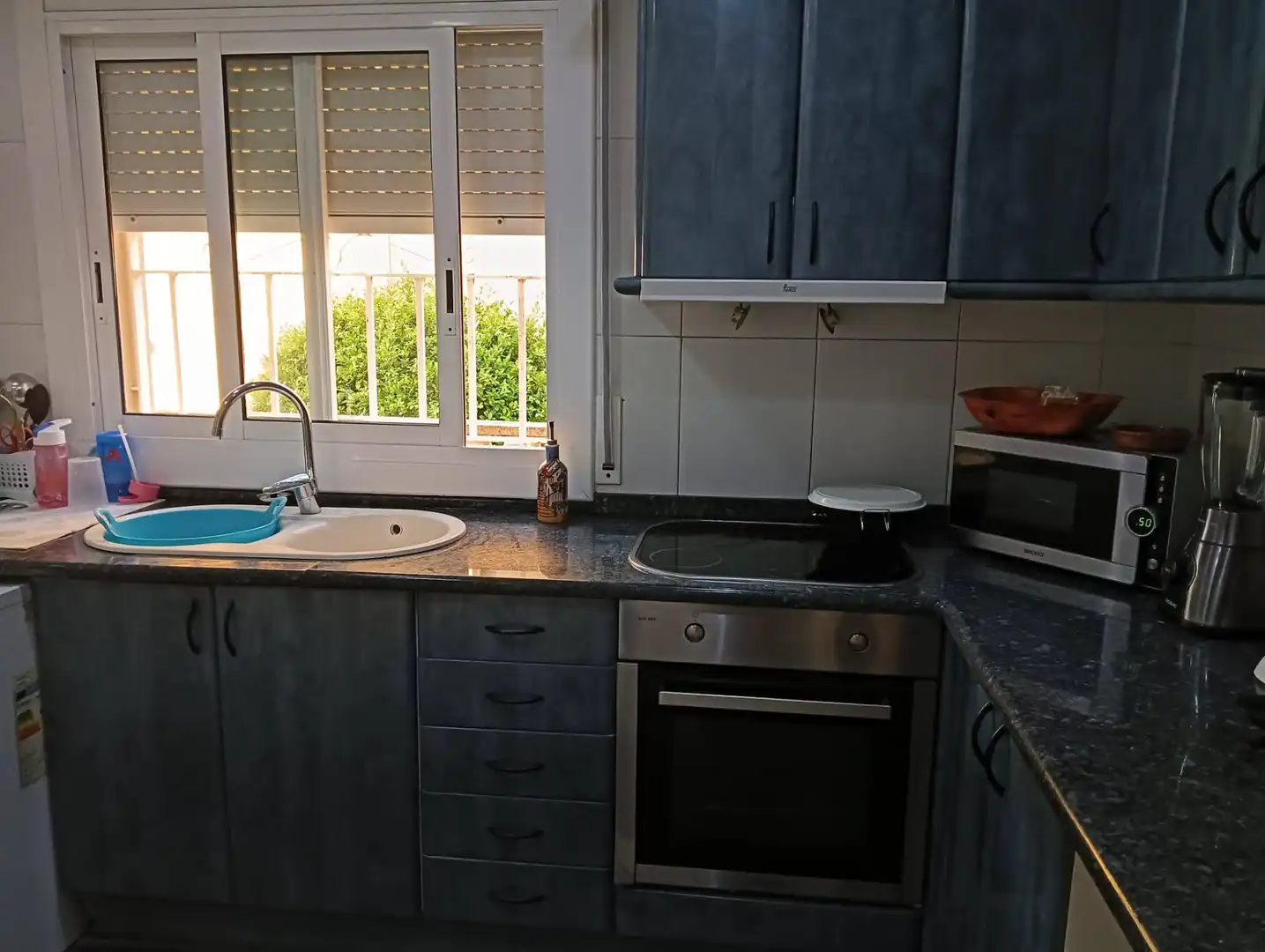 Cocina de Casa adosada en venta en Vilanova i la Geltrú con Aire acondicionado, Calefacción y Jardín privado