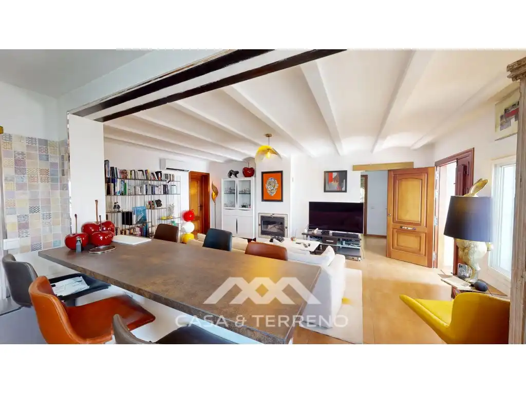 Sala d'estar de Casa o xalet en venda en Arenas amb Aire condicionat, Jardí privat i Terrassa