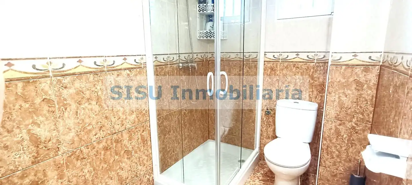 Bany de Finca rústica en venda en Pedralba amb Jardí privat, Terrassa i Piscina