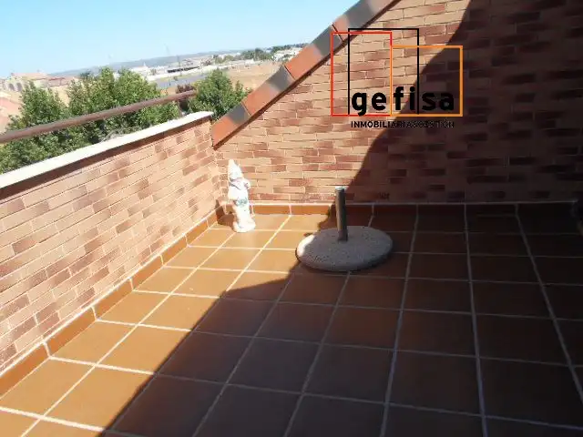 Àtic amb ascensor en venda a Valdepeñas