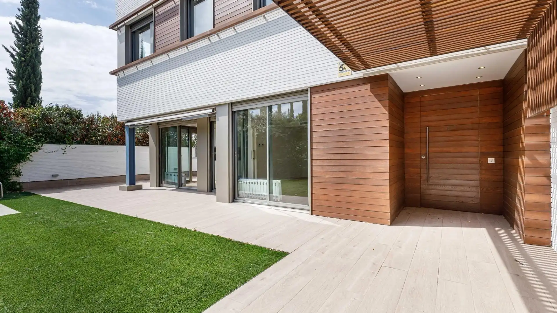 Vista exterior de Casa o chalet de alquiler en Sabadell con Aire acondicionado, Calefacción y Jardín privado