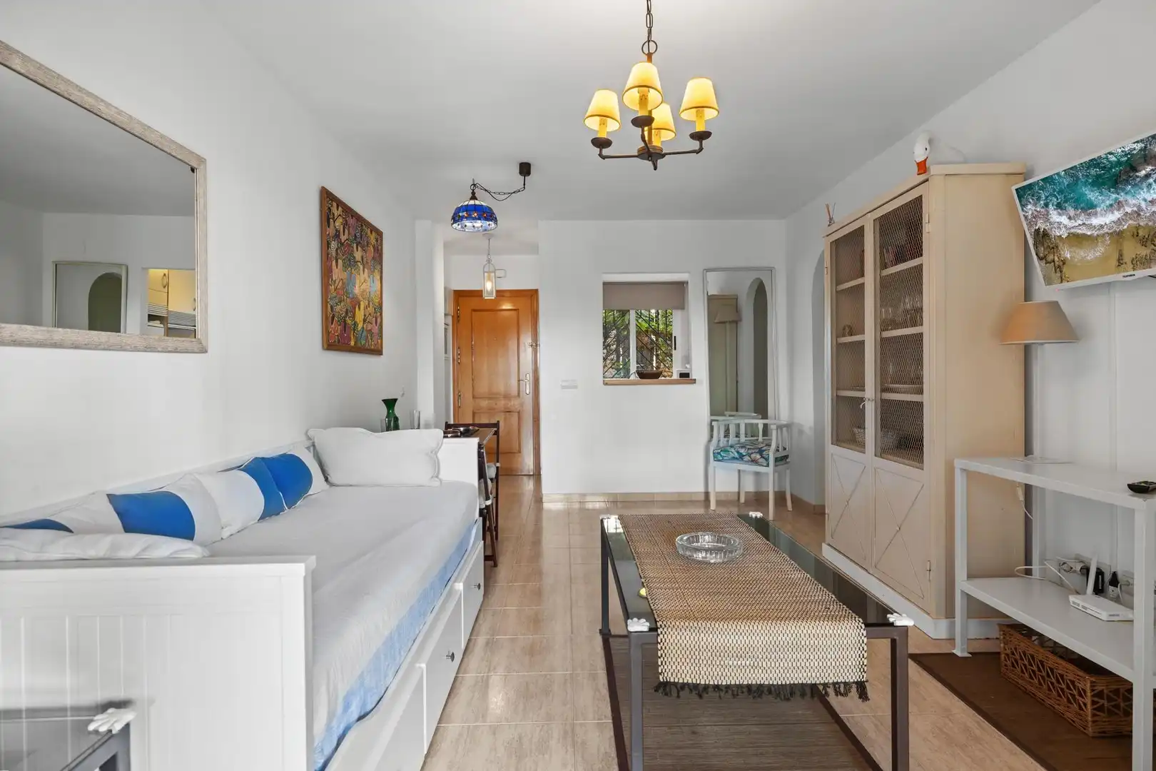 Wohnzimmer von Wohnung zur Miete in Mijas mit Klimaanlage, Heizung und Privatgarten