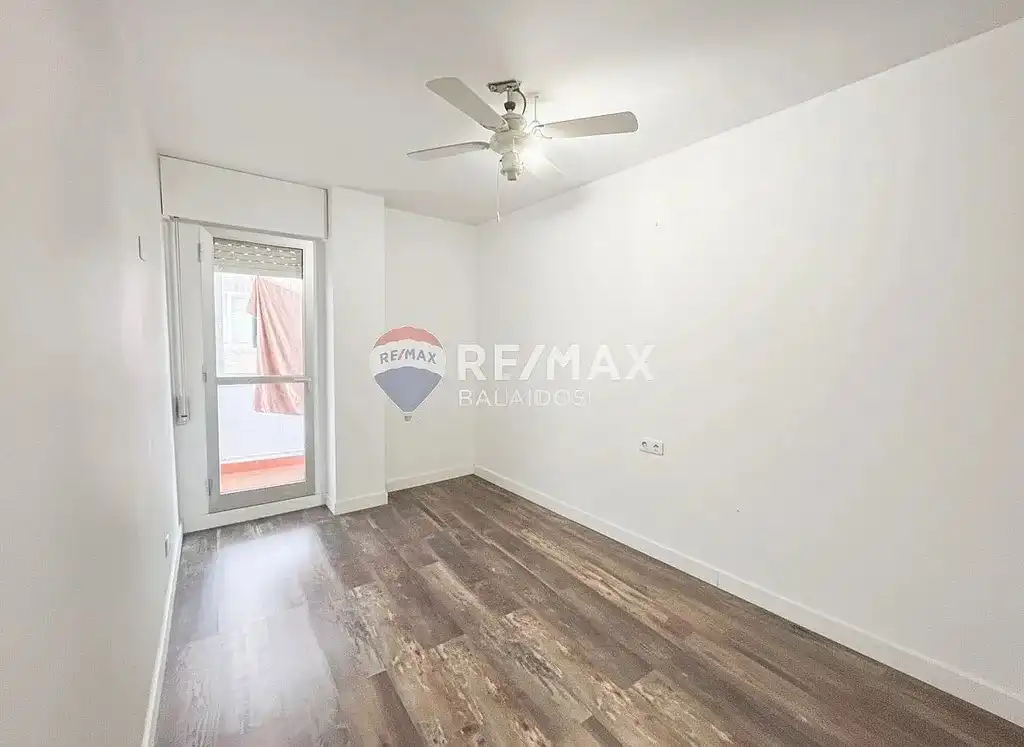 Bedroom of Flat for sale in Vigo   with Heating, Terrace and Storage room