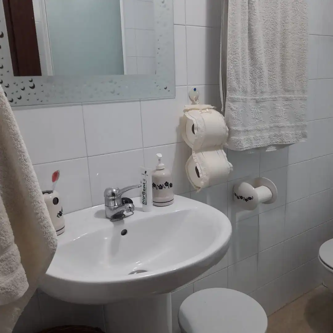 Badezimmer von Wohnung zum Verkauf in Conil de la Frontera mit Klimaanlage, Heizung und Terrasse