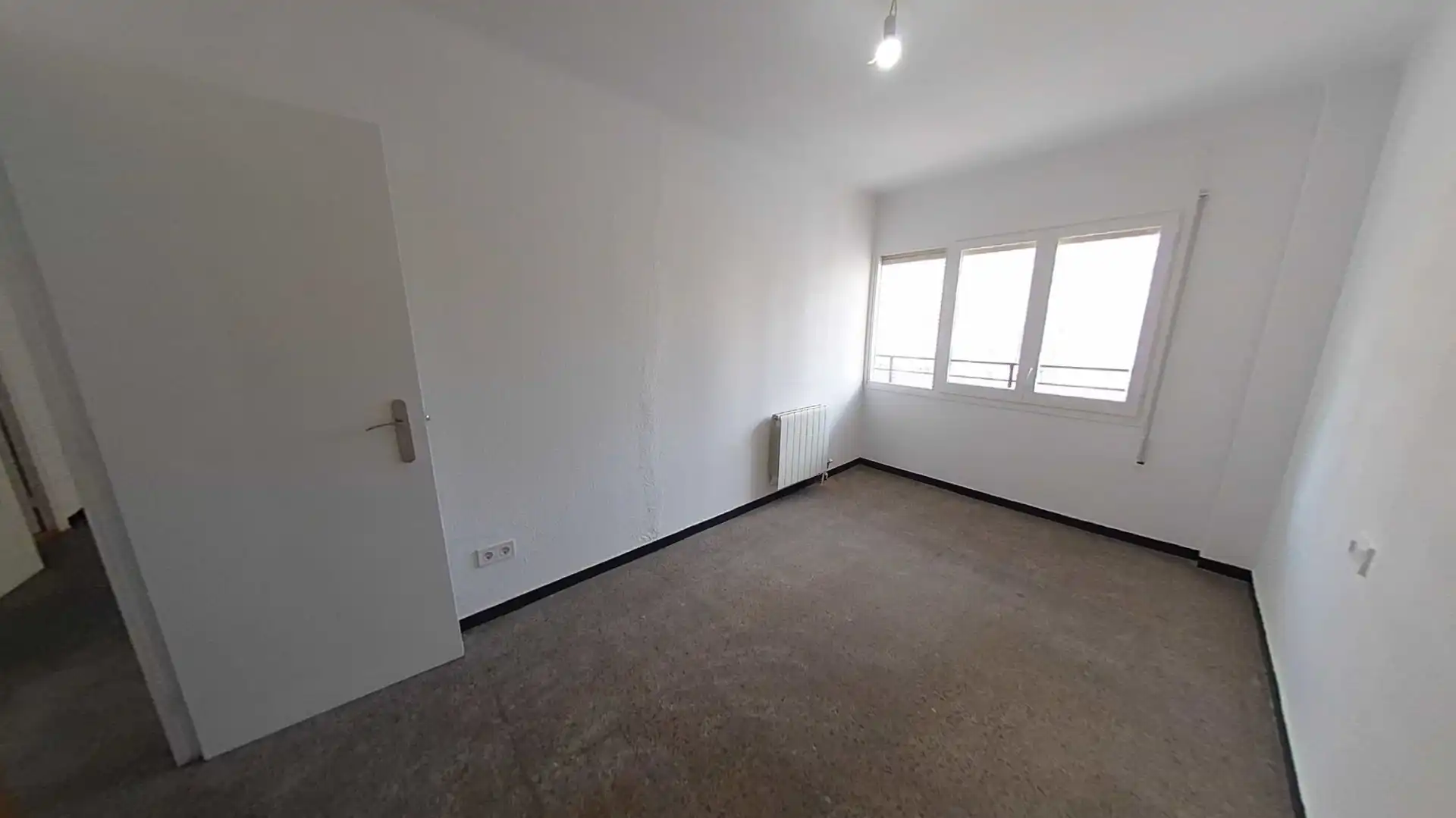 Bedroom of Flat for sale in Rubí