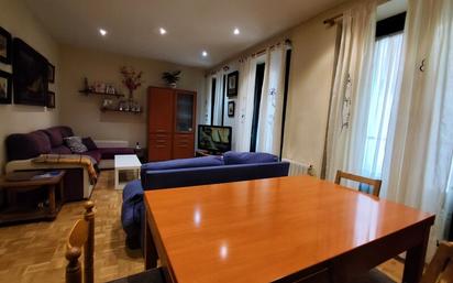 Living room of Flat for sale in  Madrid Capital