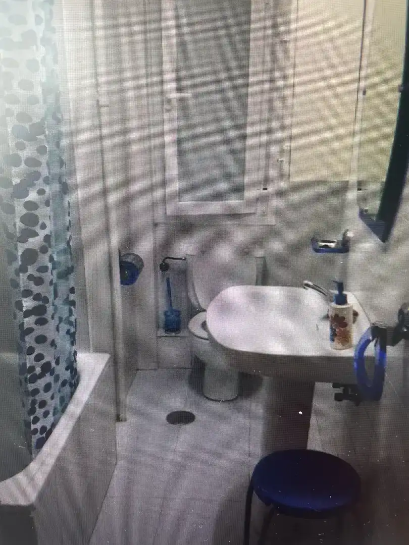 Badezimmer von Wohnung zur Miete in  Toledo Capital mit Klimaanlage und Balkon