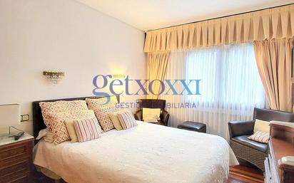 Bedroom of Flat for sale in Getxo   with Heating, Terrace and Storage room