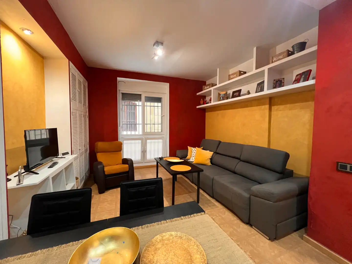 Living room of Flat for sale in Cádiz  with Parquet flooring, Furnished and Oven