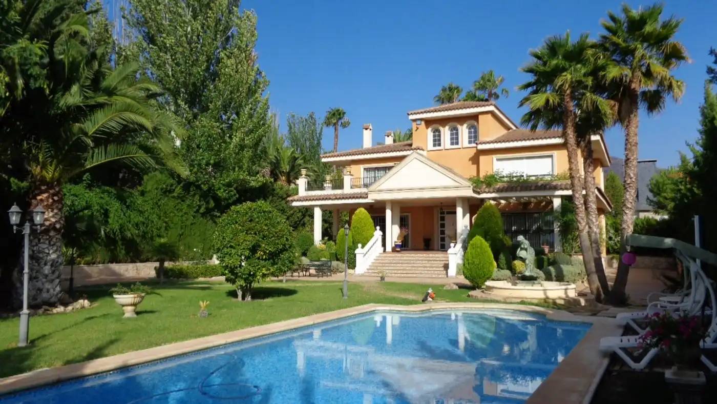 Jardín de Casa o chalet en venta en Petrer con Aire acondicionado, Calefacción y Jardín privado