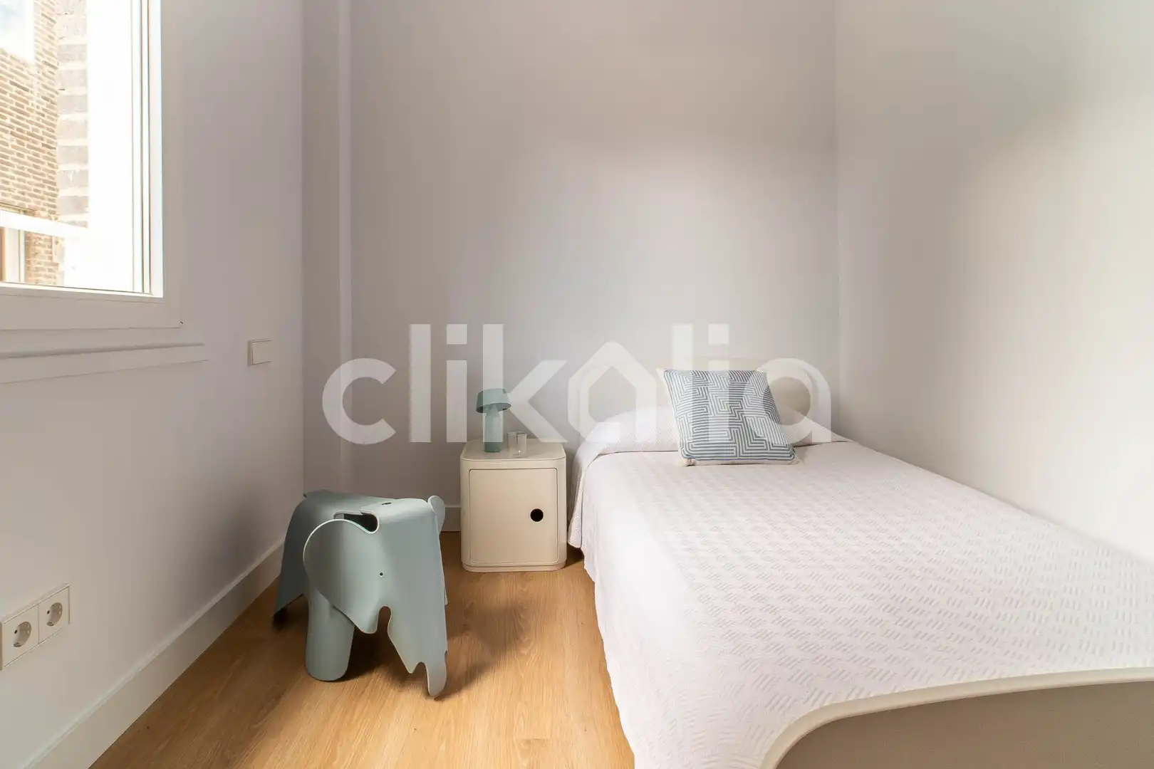 Bedroom of Flat for sale in Madrid  with Air Conditioner, Heating and Private garden