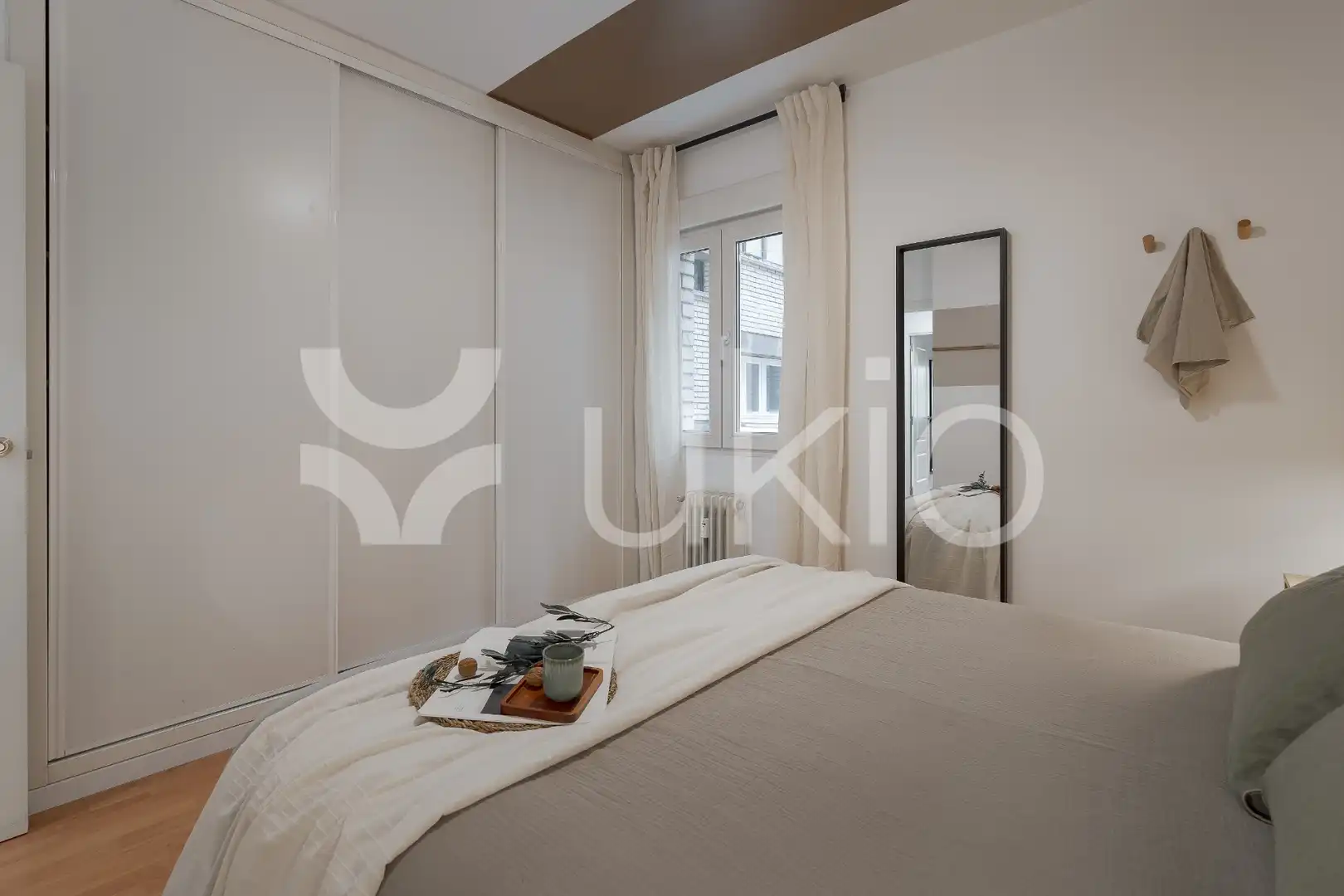 Dormitori de Apartament de lloguer en Madrid amb Aire condicionat, Calefacció i Terrassa