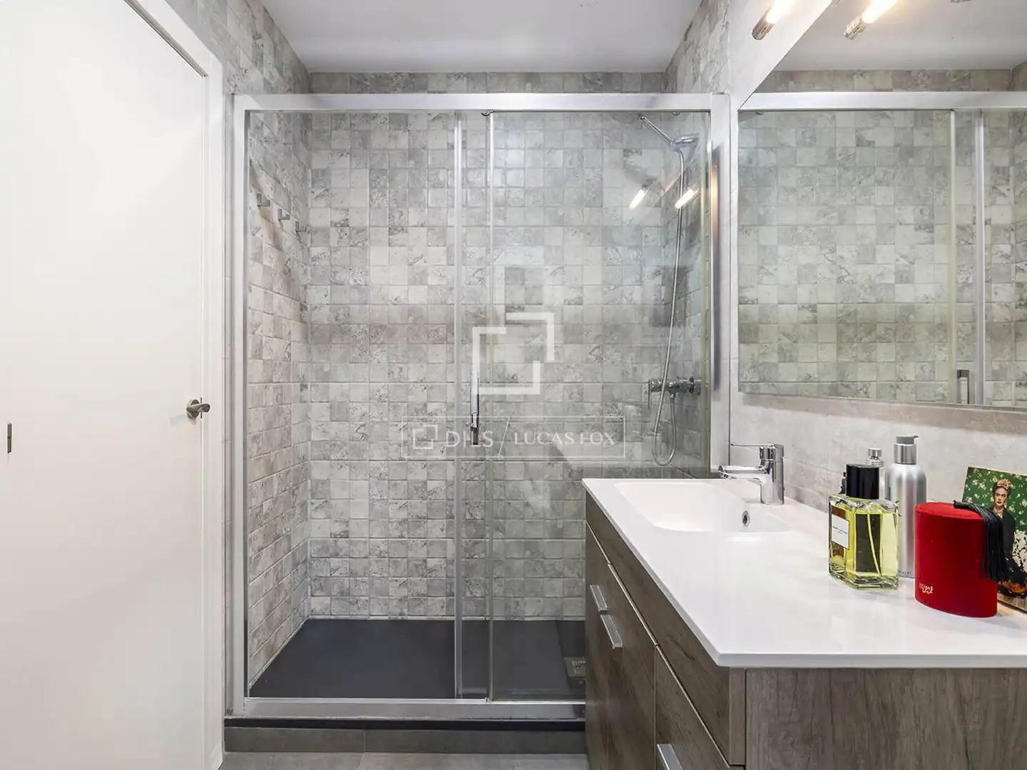 Badezimmer von Wohnung zum Verkauf in Barcelona mit Klimaanlage, Parkett und Terrasse