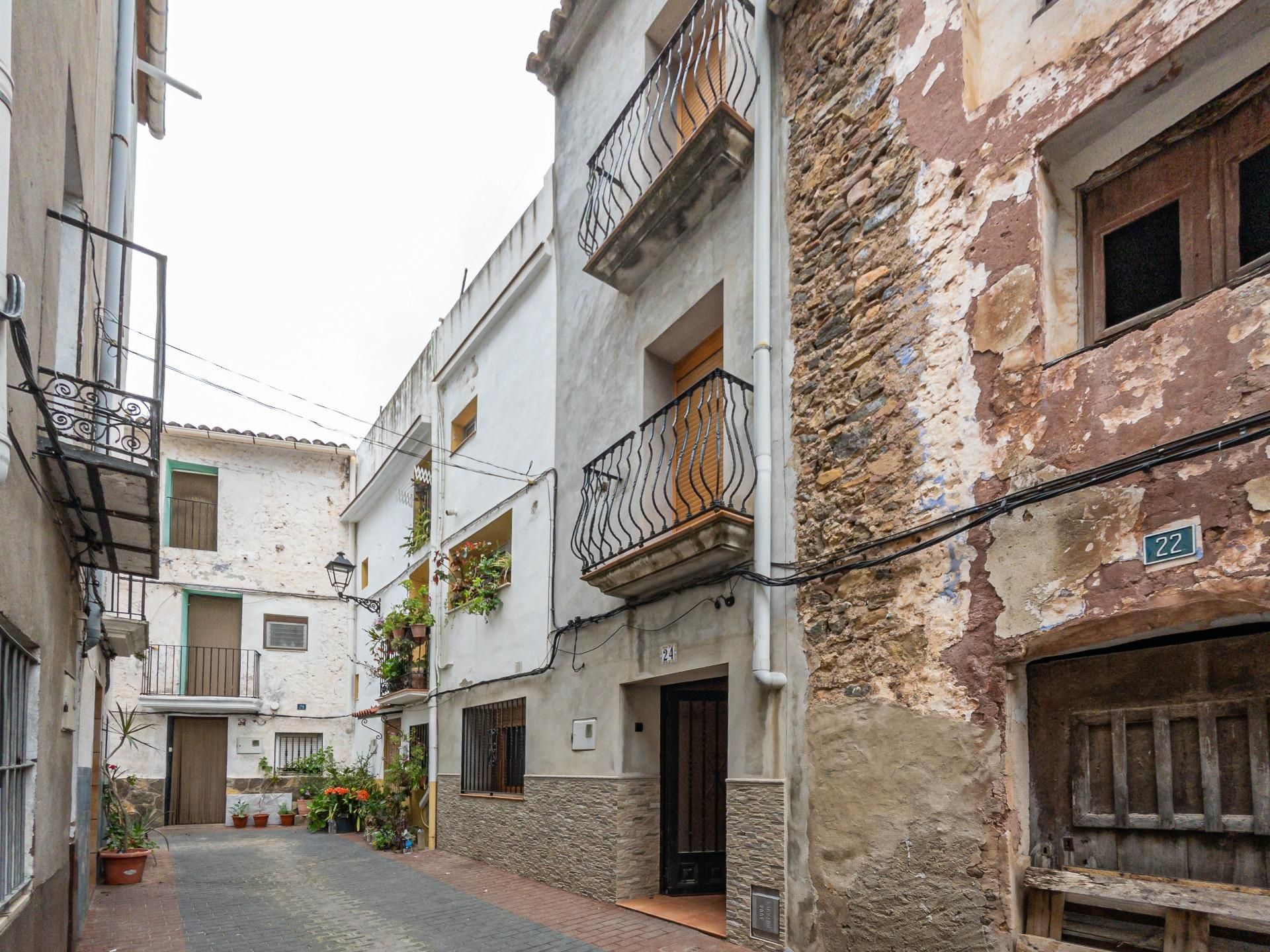 Vista exterior de Finca rústica en venda en Tales amb Terrassa i Balcó