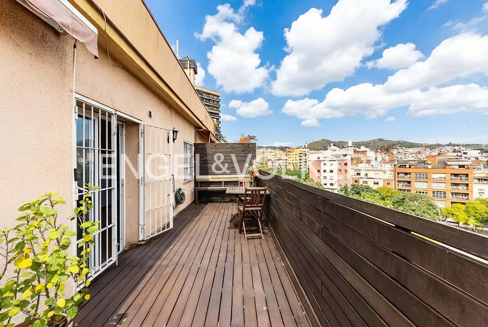 Terrasse von Dachboden zum Verkauf in Barcelona mit Heizung, Parkett und Terrasse