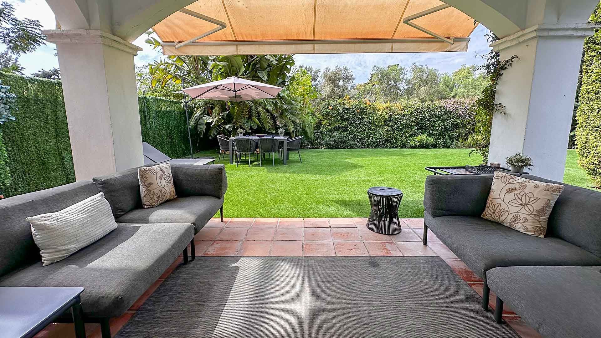 Terrassa de Casa adosada de lloguer en Marbella amb Aire condicionat, Jardí privat i Terrassa