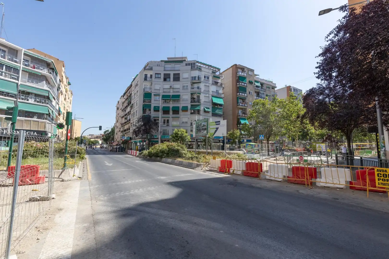 Außenansicht von Wohnung zum Verkauf in Granada mit Balkon