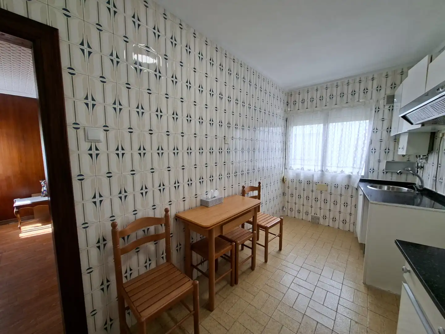 Cuina de Pis de lloguer en Avilés amb Calefacció, Parquet i Moblat