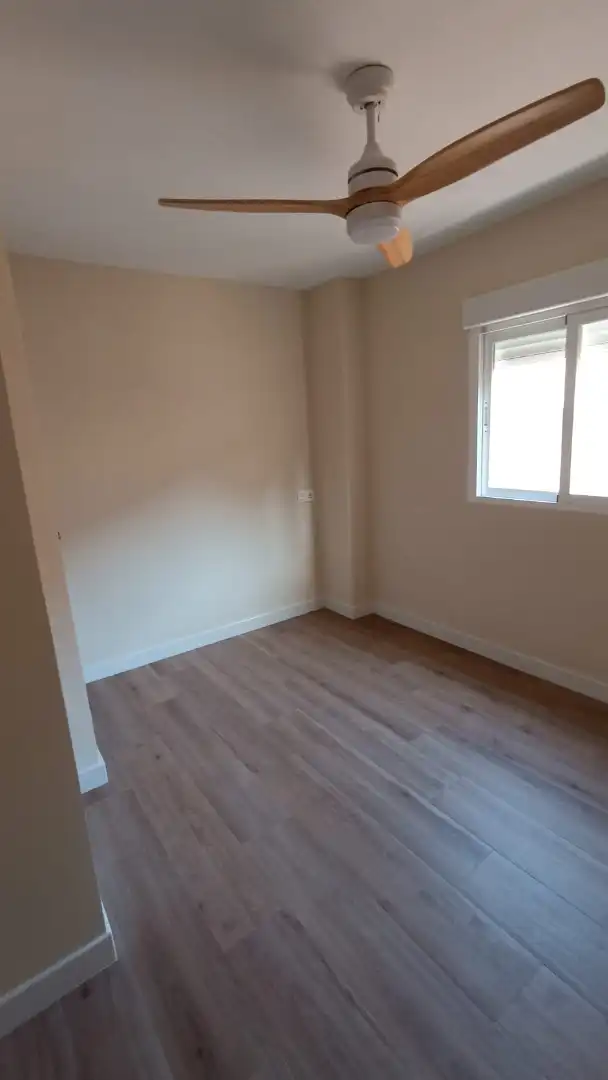 Bedroom of Flat for rent in Granada  with Air Conditioner, Terrace and Washing machine