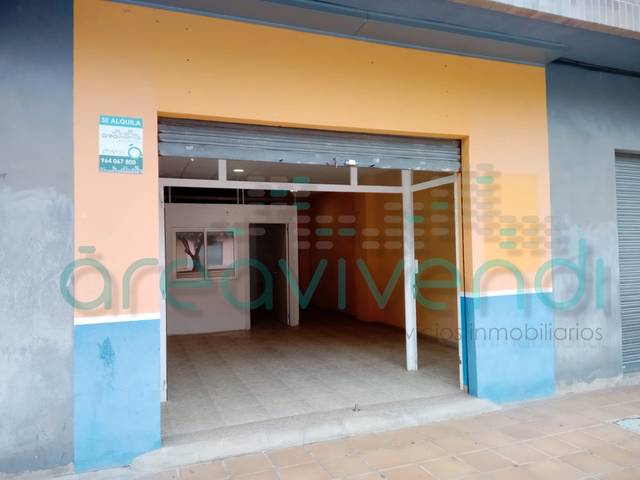 Local comercial en Alquiler en Plaça del Riu Terde en Ensanche - Río Júcar