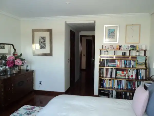 Habitación de Casa adosada en venta en Madrid con Aire acondicionado, Calefacción y Jardín privado