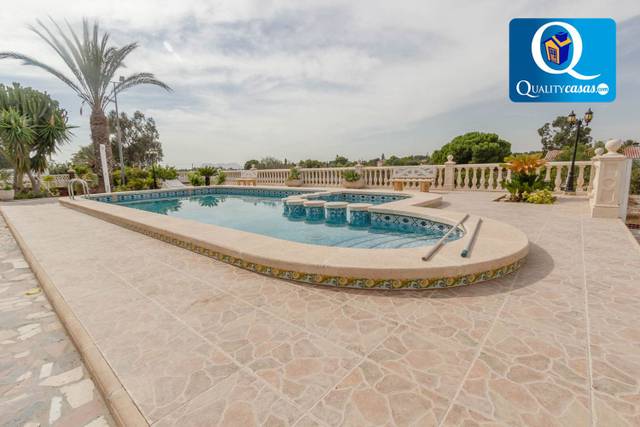 Casa-chalet en Venta en Villamontes - Boqueres