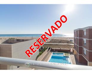 Piscina de Apartament en venda en Castelldefels amb Aire condicionat, Calefacció i Terrassa