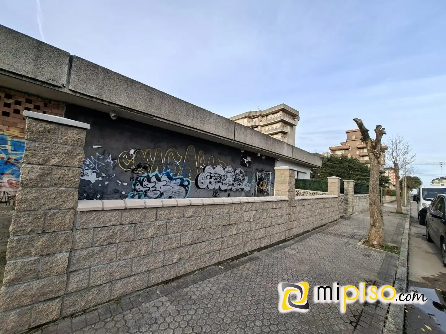 Vista exterior de Local de lloguer en Laredo