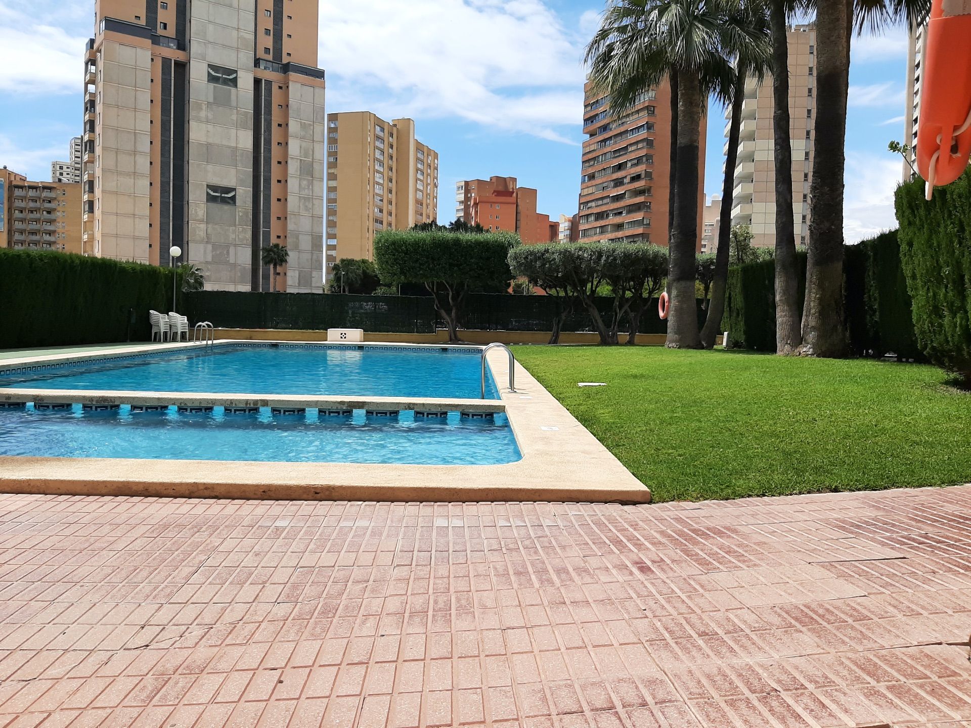 Piscina de Apartament en venda en Benidorm amb Aire condicionat, Terrassa i Moblat