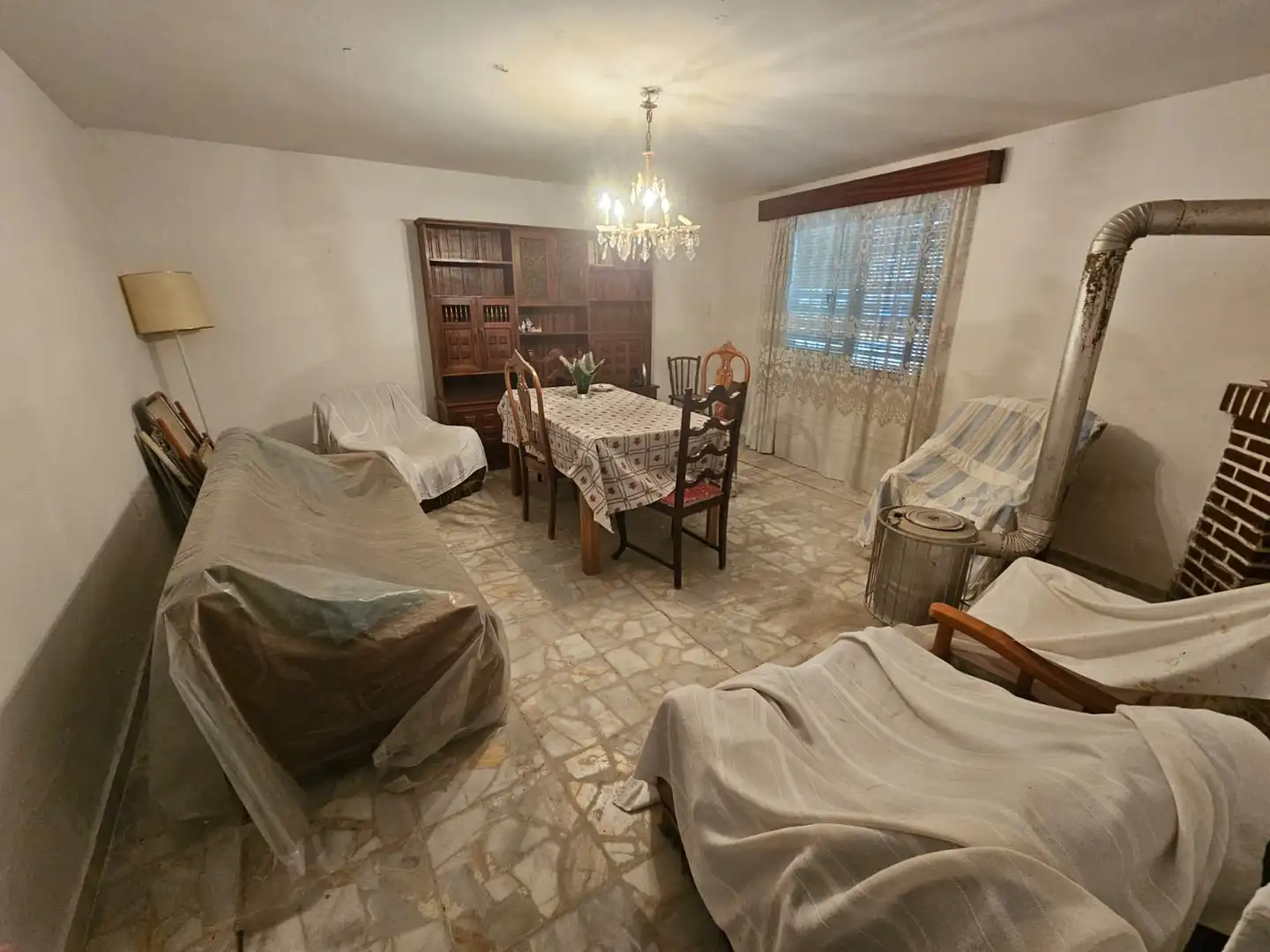 Casa adosada en venda en Albares amb Moblat