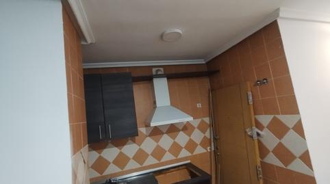 Foto 2 de Piso en venta en C/ Ramón Luján , Moscardó, Madrid