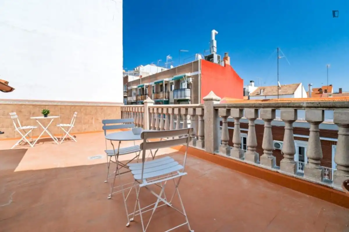 Terrassa de Casa o xalet per a compartir en Madrid amb Calefacció, Moblat i Forn