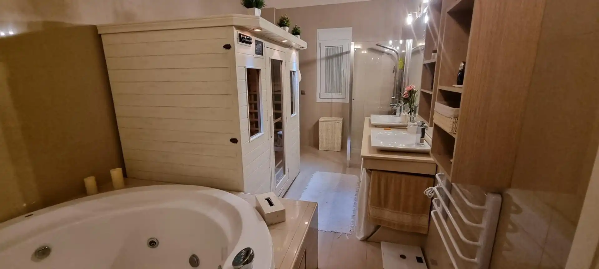 Baño de Casa o chalet en venta en Los Barrios con Aire acondicionado, Calefacción y Jardín privado