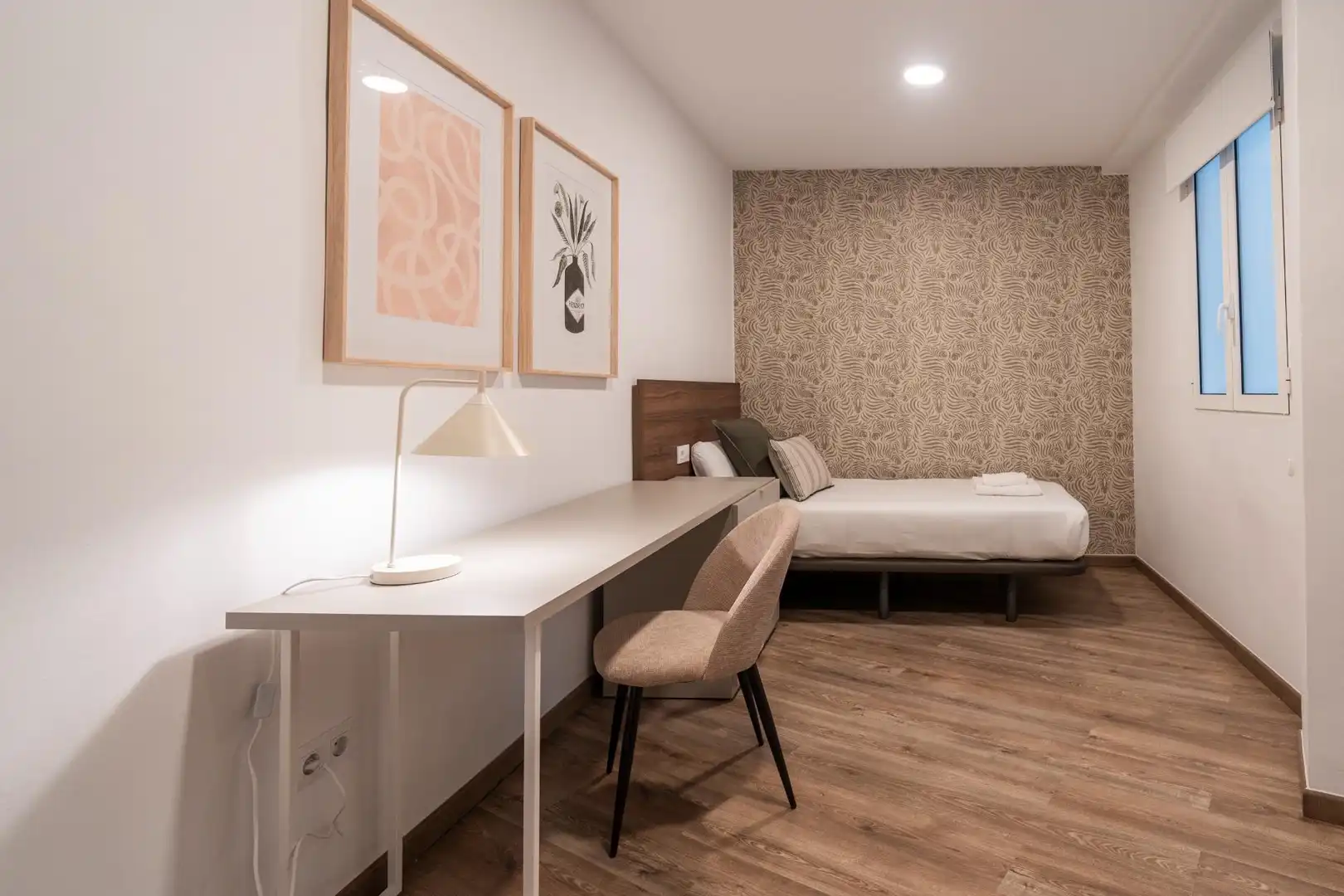 Bedroom of Flat for rent in Valencia  with Air Conditioner, Heating and Furnished