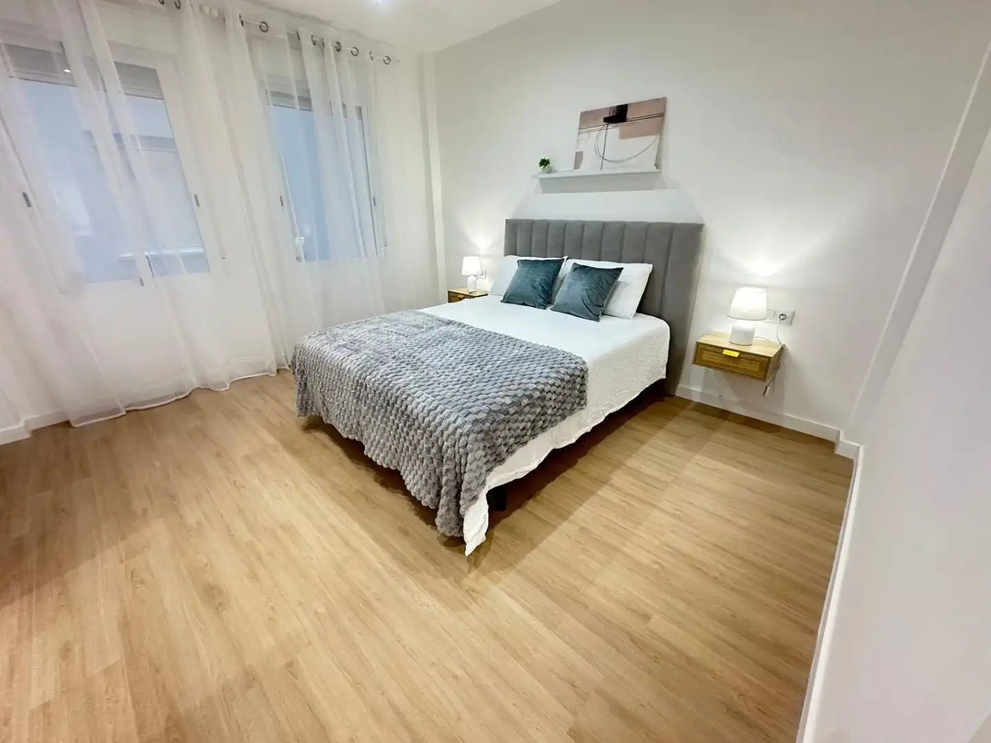 Habitación de Piso en venta en Castellón de la Plana / Castelló de la Plana con Terraza y Amueblado