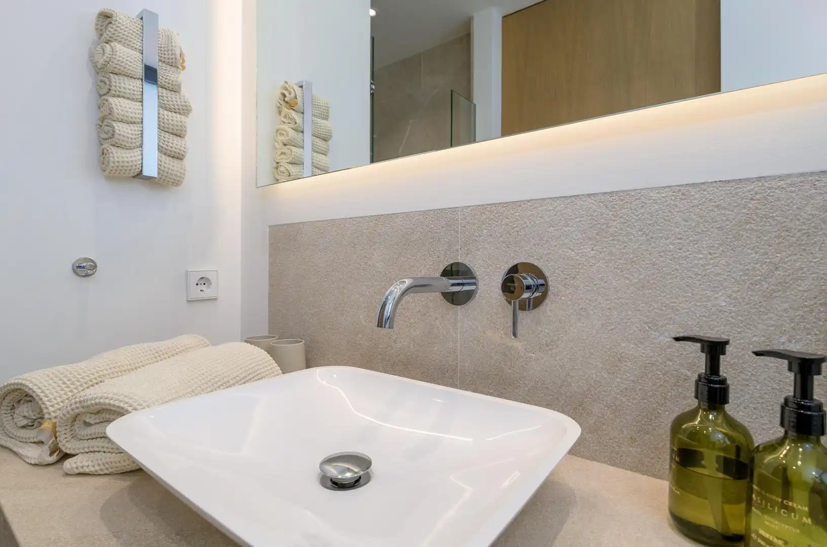 Badezimmer von Erdgeschoss zum Verkauf in  Palma de Mallorca mit Klimaanlage, Heizung und Privatgarten