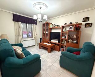 Living room of Flat for sale in Valladolid Capital  with Heating, Terrace and Furnished