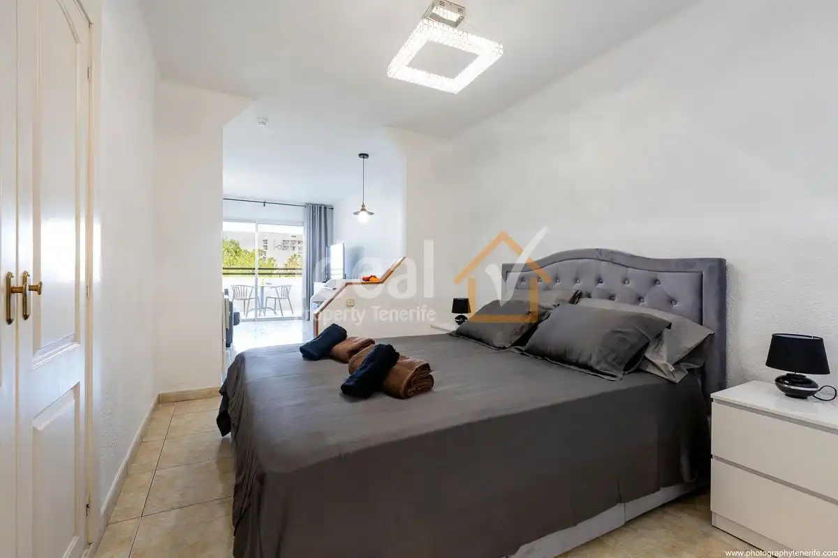 Habitación de Estudio en venta en Adeje con Aire acondicionado, Terraza y Amueblado