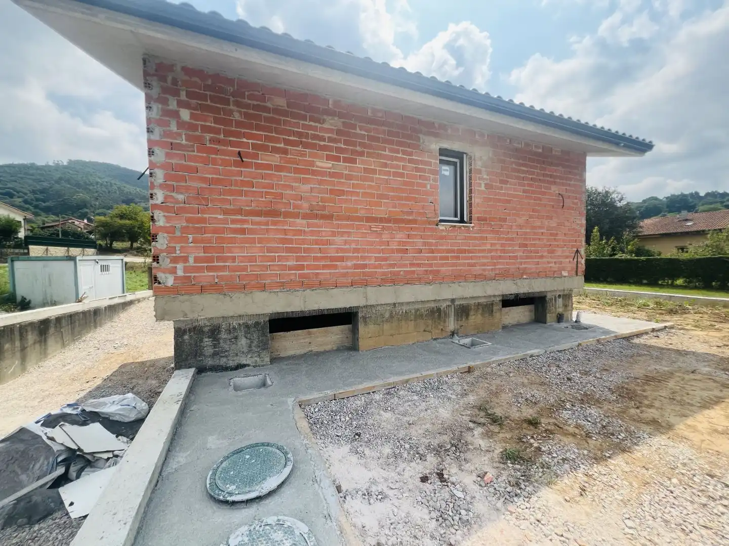 Außenansicht von Haus oder Chalet zum Verkauf in Voto mit Heizung und Abstellraum