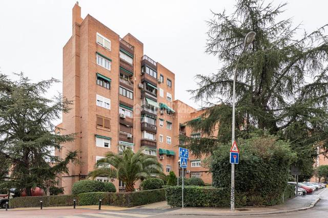 Piso en Venta en Valdezarza