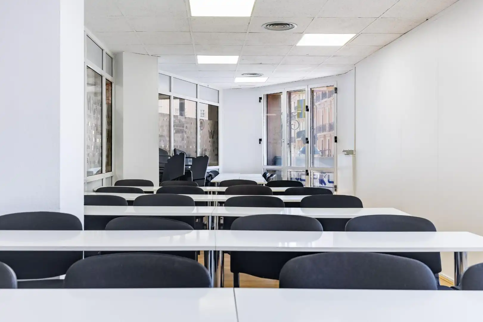 Office for rent in Valencia  with Air Conditioner and Heating